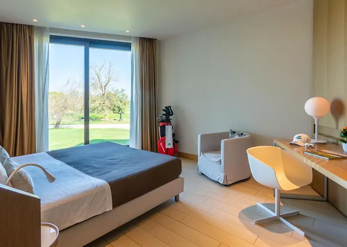 호텔 Isola Di Albarella Golf 4*