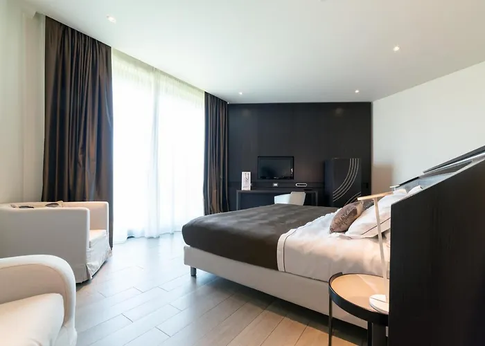 호텔 Isola Di Albarella Golf 4*